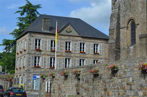 mortain hotels|Hotel de la Poste, Mortain.